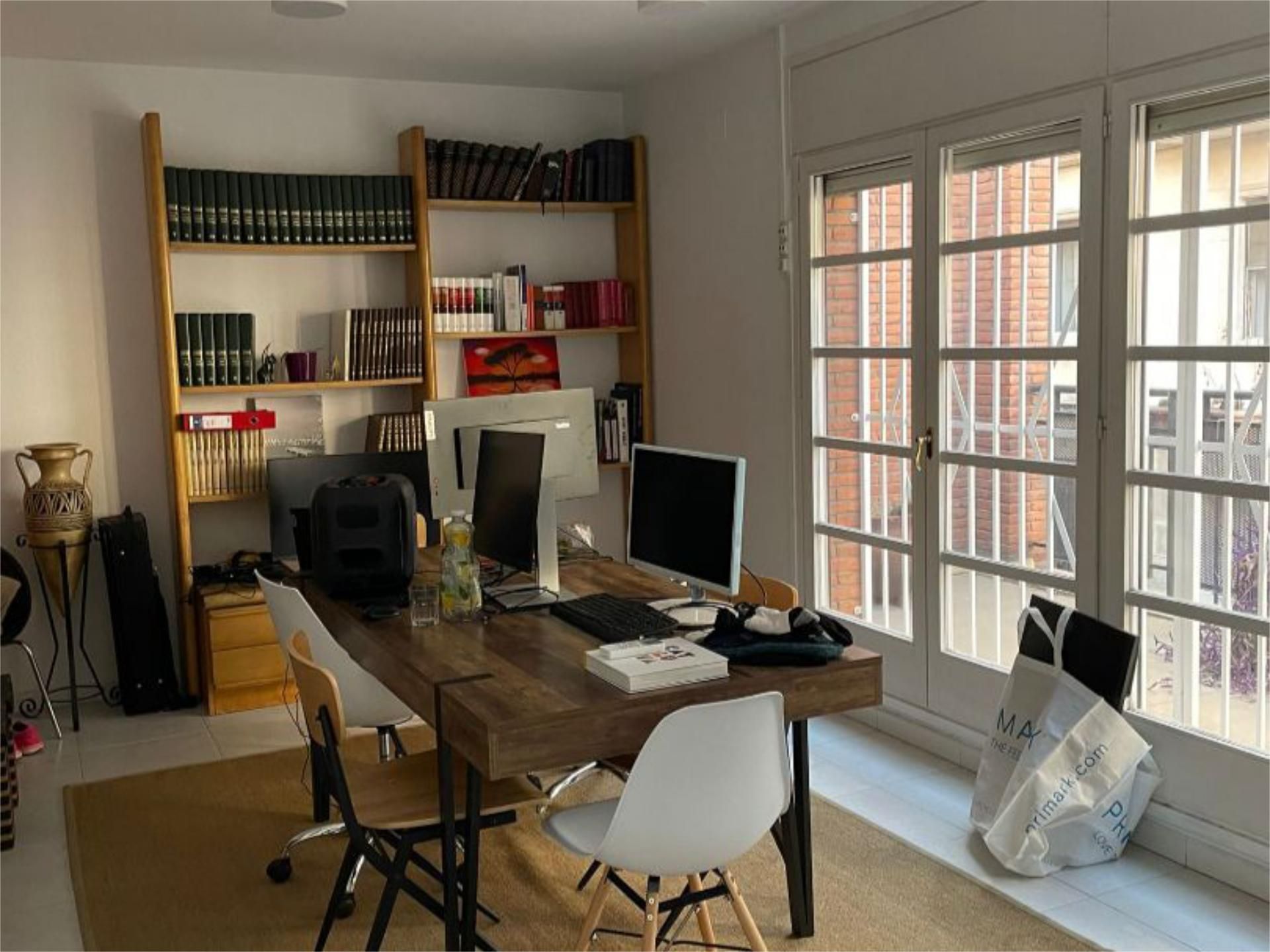House or chalet to share in  Barcelona Capital  with Air Conditioner, Heating and Private garden