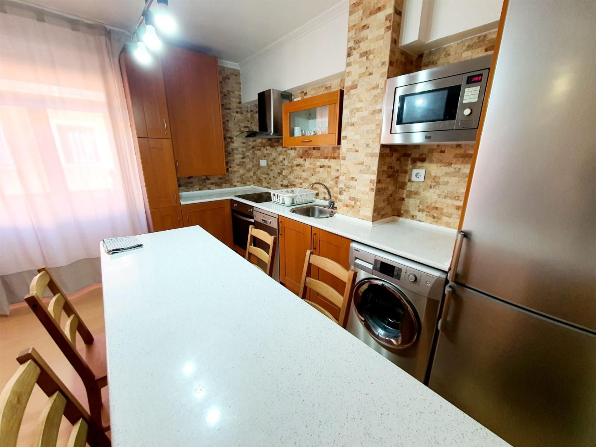 Cuina de Pis de lloguer en Vitoria - Gasteiz amb Calefacció, Parquet i Moblat