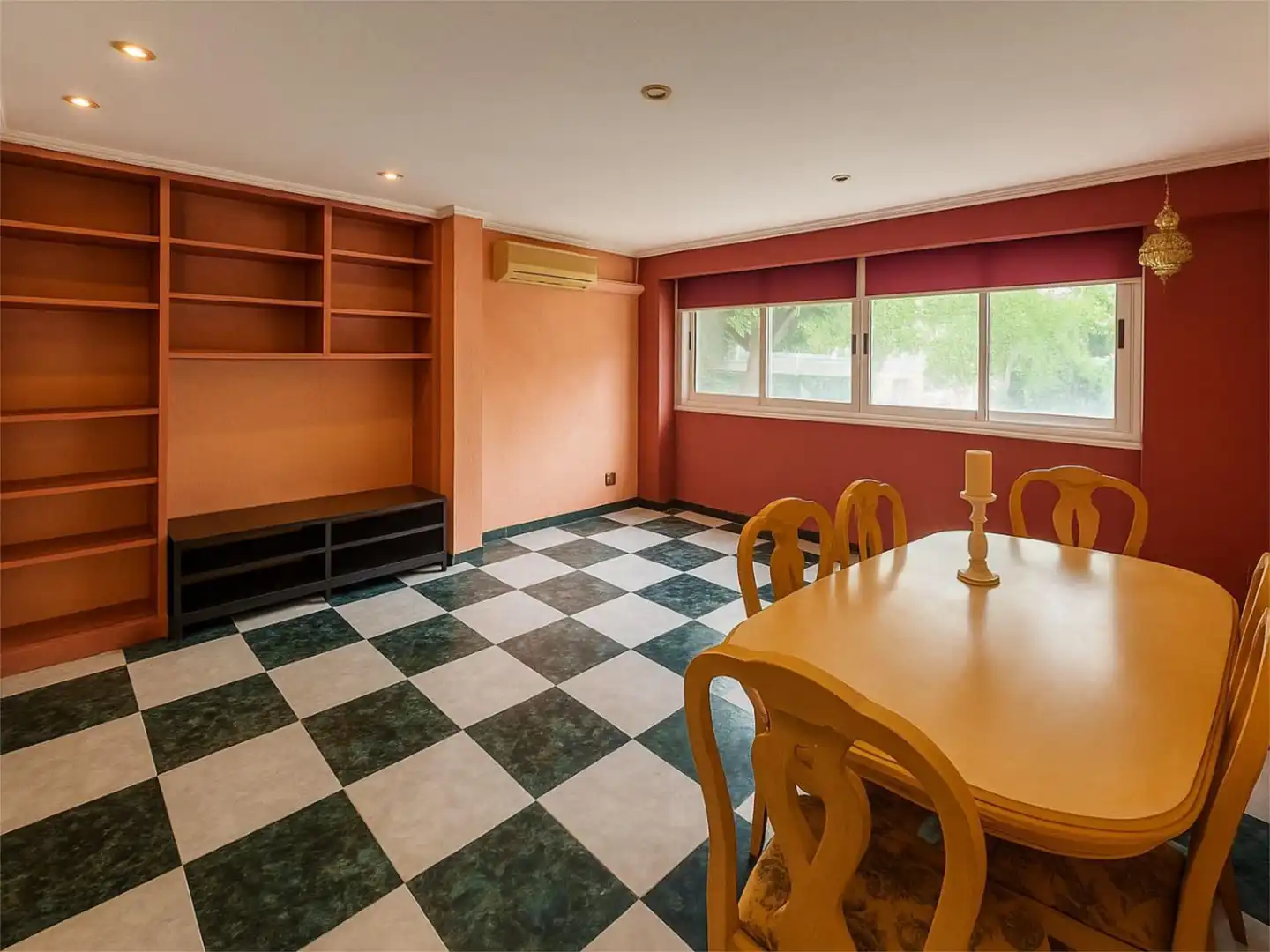 Flat for sale in Avenida de Antonio Ramos Carratalá, 90, Juan XXIII Dining room of Flat for sale in Alicante / Alacant with Air Conditioner and Swimming Pool