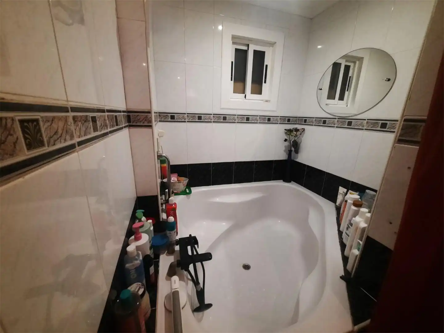 Flat for sale in Avenida de Antonio Ramos Carratalá, 90, Juan XXIII Bathroom of Flat for sale in Alicante / Alacant with Air Conditioner and Swimming Pool