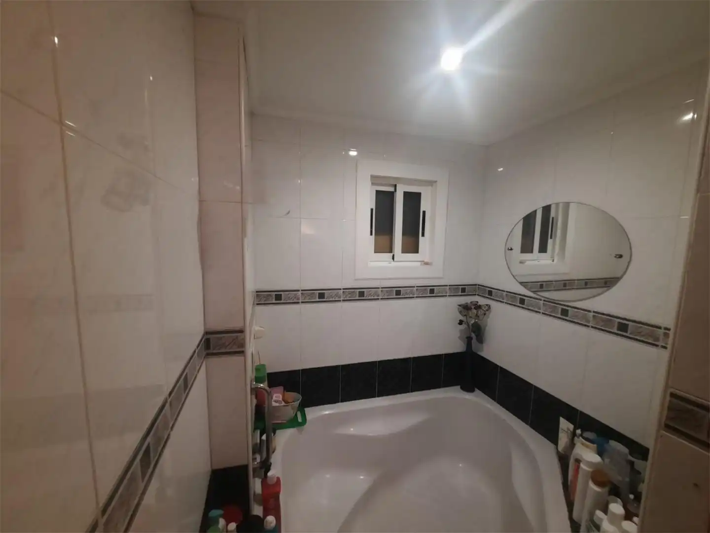 Flat for sale in Avenida de Antonio Ramos Carratalá, 90, Juan XXIII Bathroom of Flat for sale in Alicante / Alacant with Air Conditioner and Swimming Pool