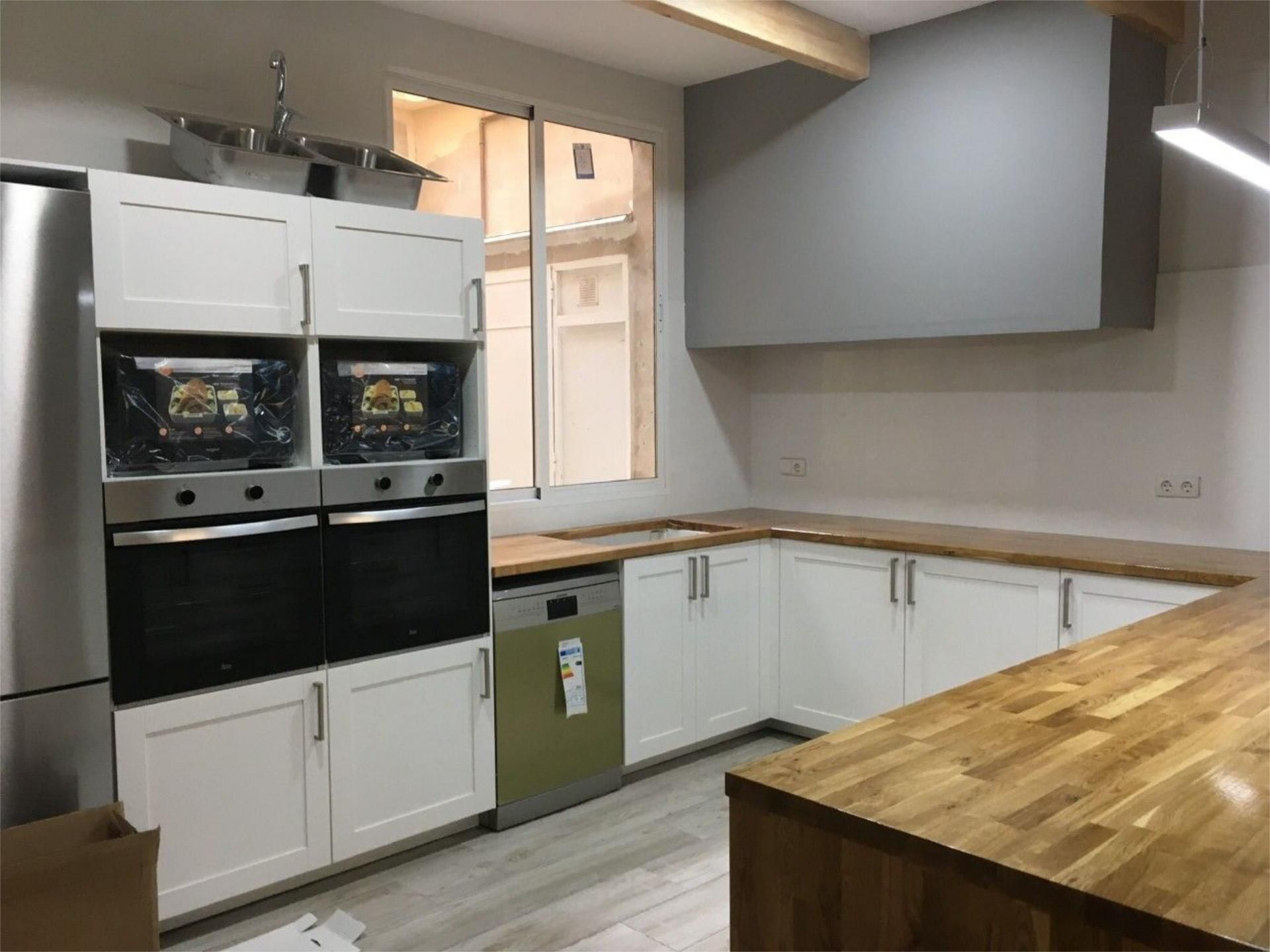 Cuina de Apartament de lloguer en Alfara del Patriarca amb Aire condicionat, Terrassa i Balcó