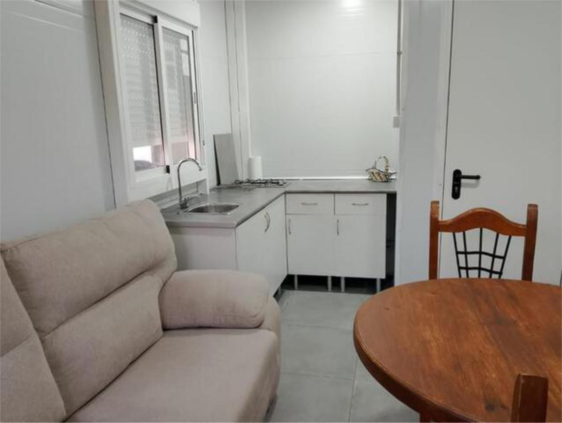 Cuina de Apartament de lloguer en Chiclana de la Frontera amb Moblat