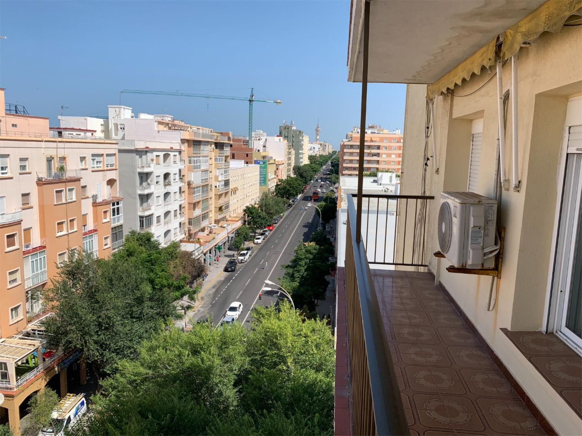 Vista exterior de Pis en venda en  Cádiz Capital amb Aire condicionat i Terrassa