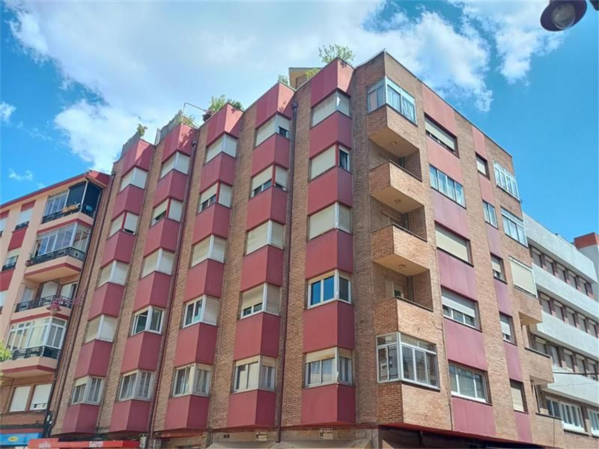 Exterior view of Flat for sale in León Capital   with Balcony