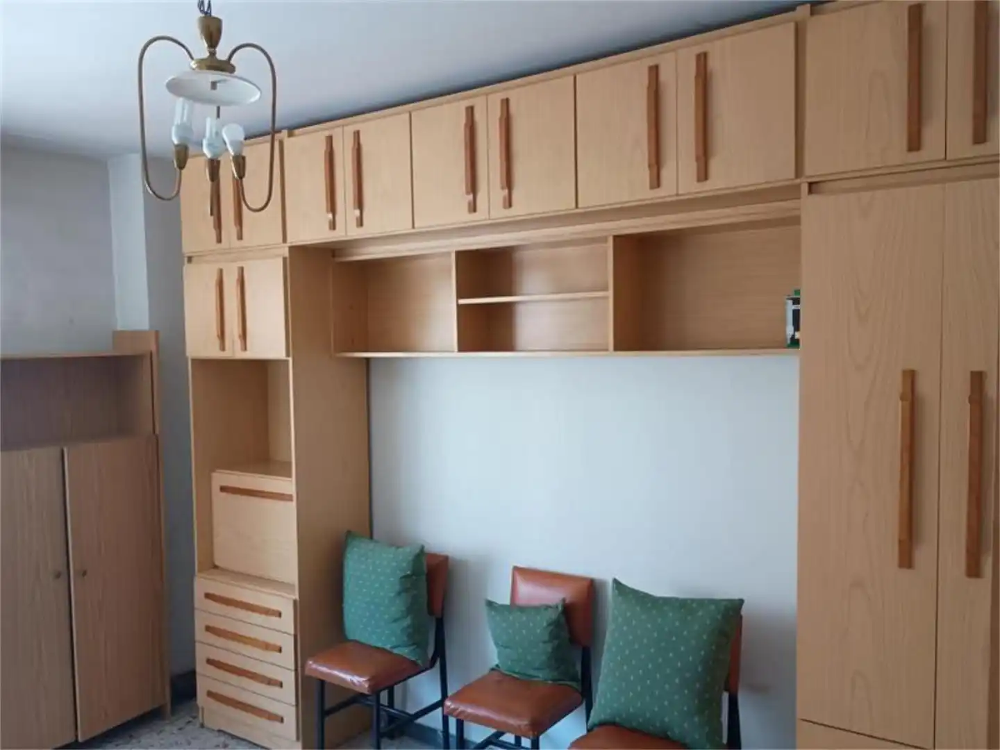Piso en venta en Plaza Doce Mártires, 6, San Claudio - La Chantría Habitación de Piso en venta en León Capital con Balcón