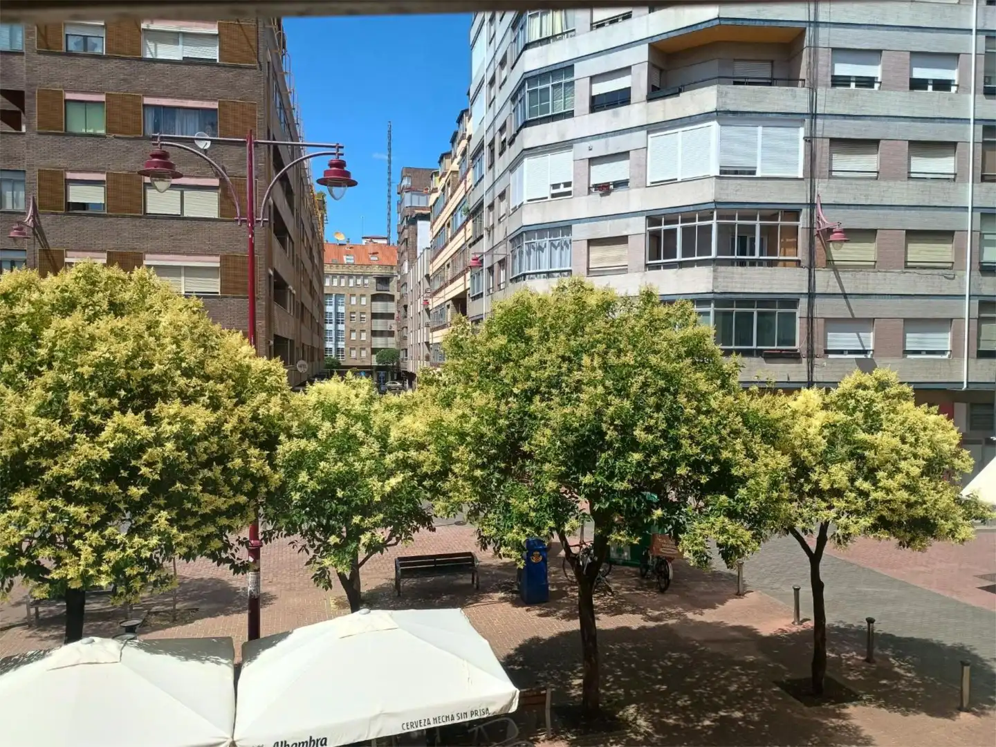 Piso en venta en Plaza Doce Mártires, 6, San Claudio - La Chantría Vista exterior de Piso en venta en León Capital con Balcón