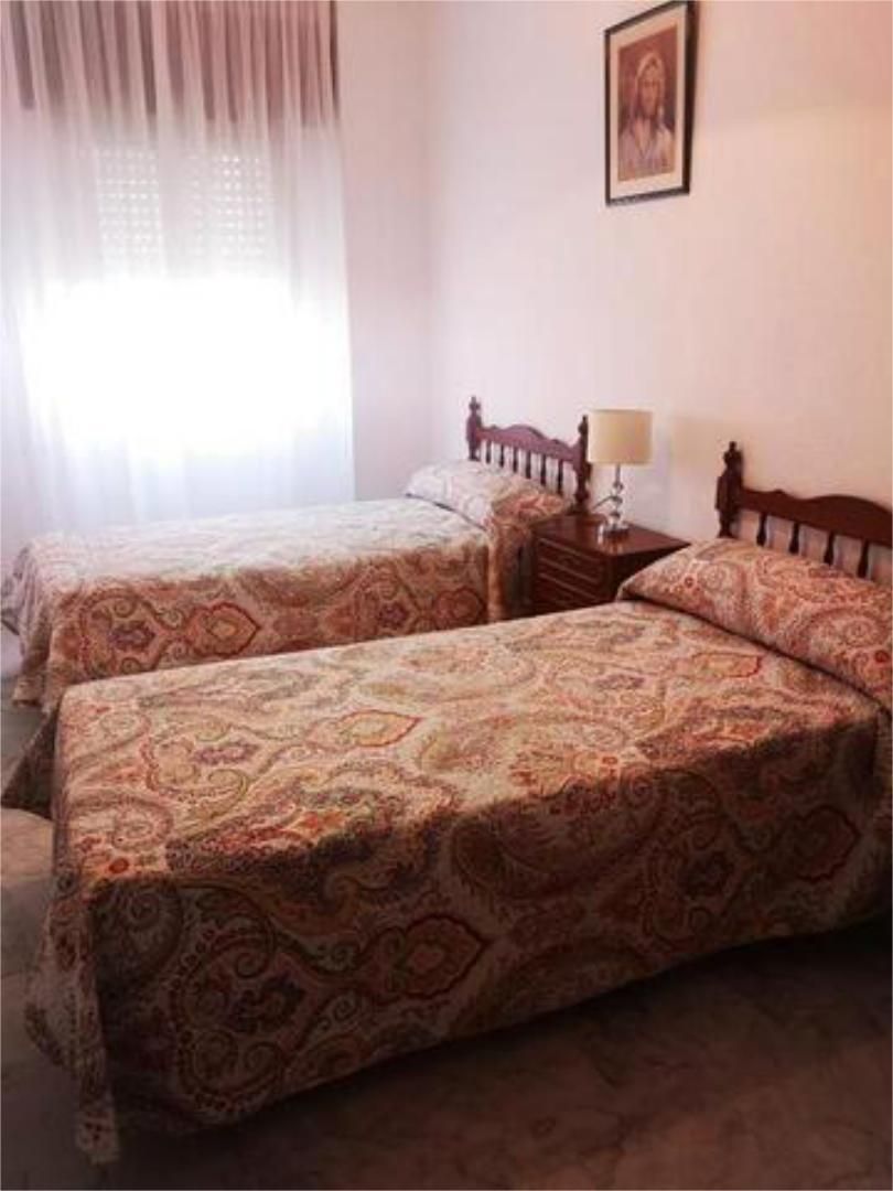 Bedroom of Flat to rent in  Sevilla Capital  with Heating, Terrace and Swimming Pool