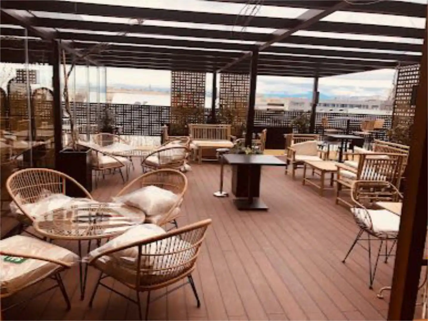 Local en traspaso en Paseo de Europa, 5, Polígono Industrial Norte Terraza de Local en traspaso en San Sebastián de los Reyes con Aire acondicionado, Calefacción y Amueblado