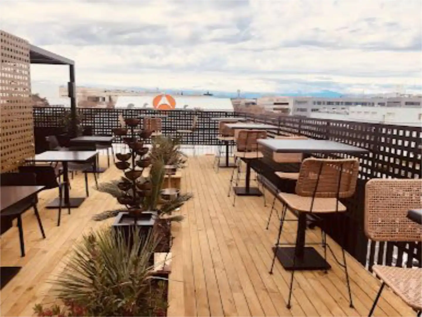 Local en traspaso en Paseo de Europa, 5, Polígono Industrial Norte Terraza de Local en traspaso en San Sebastián de los Reyes con Aire acondicionado, Calefacción y Amueblado