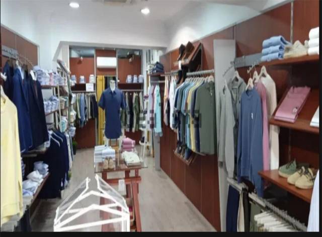 Local comercial en Alquiler en Calle Delgado Valencia, 3 en Centro