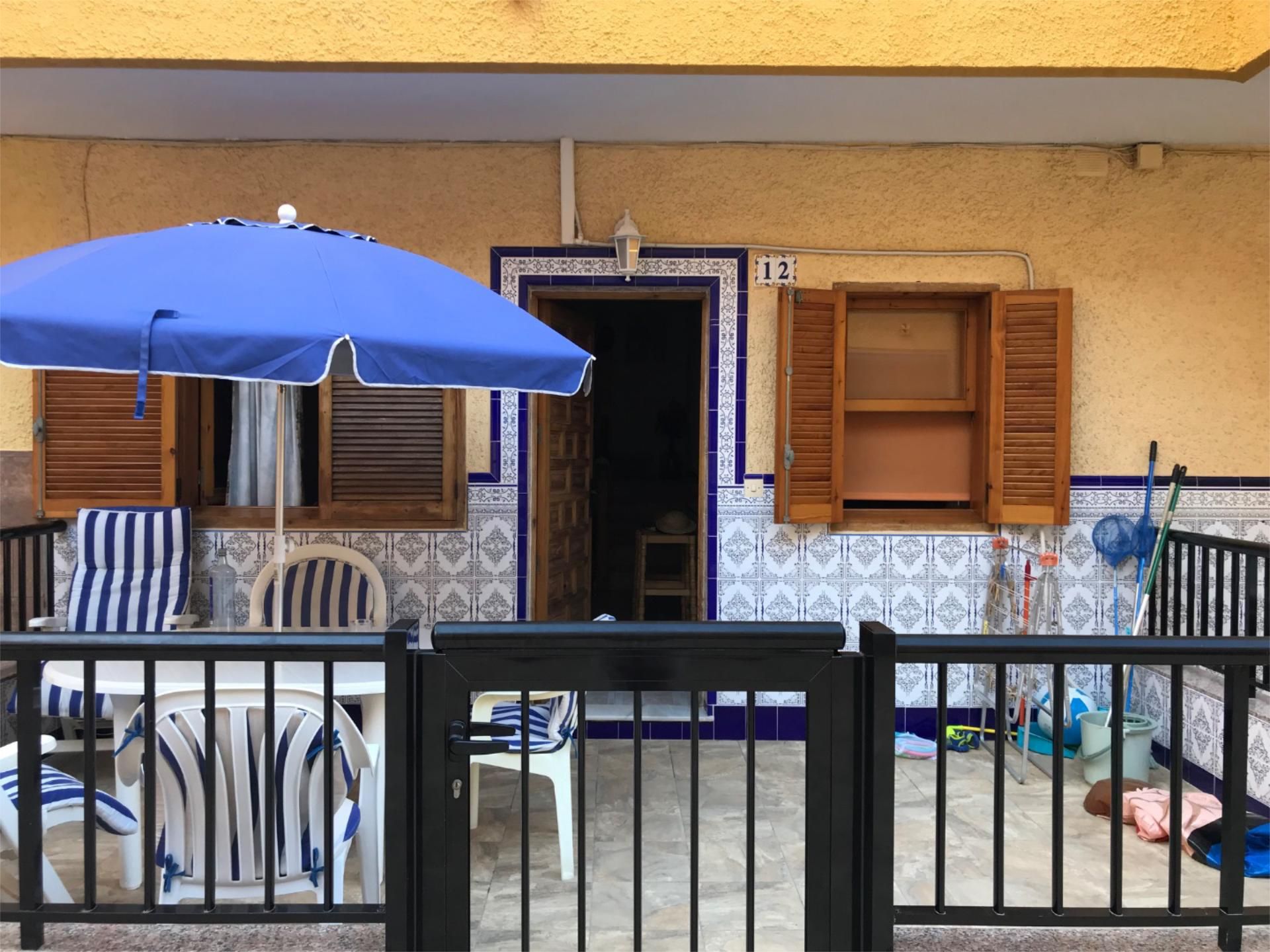 Vista exterior de Dúplex en venda en Torrevieja amb Aire condicionat, Terrassa i Piscina