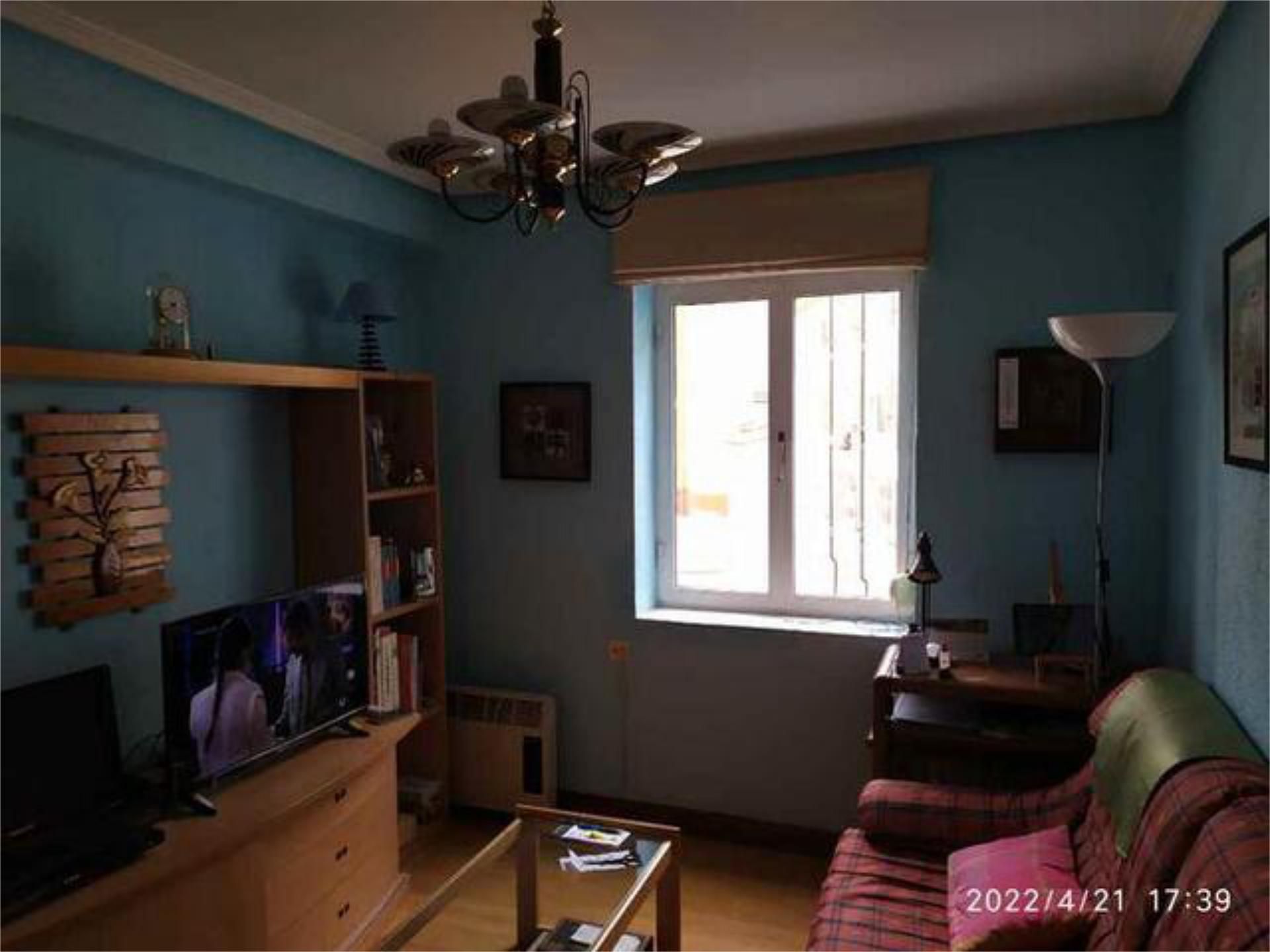 Sala d'estar de Apartament de lloguer en Burgos Capital amb Moblat