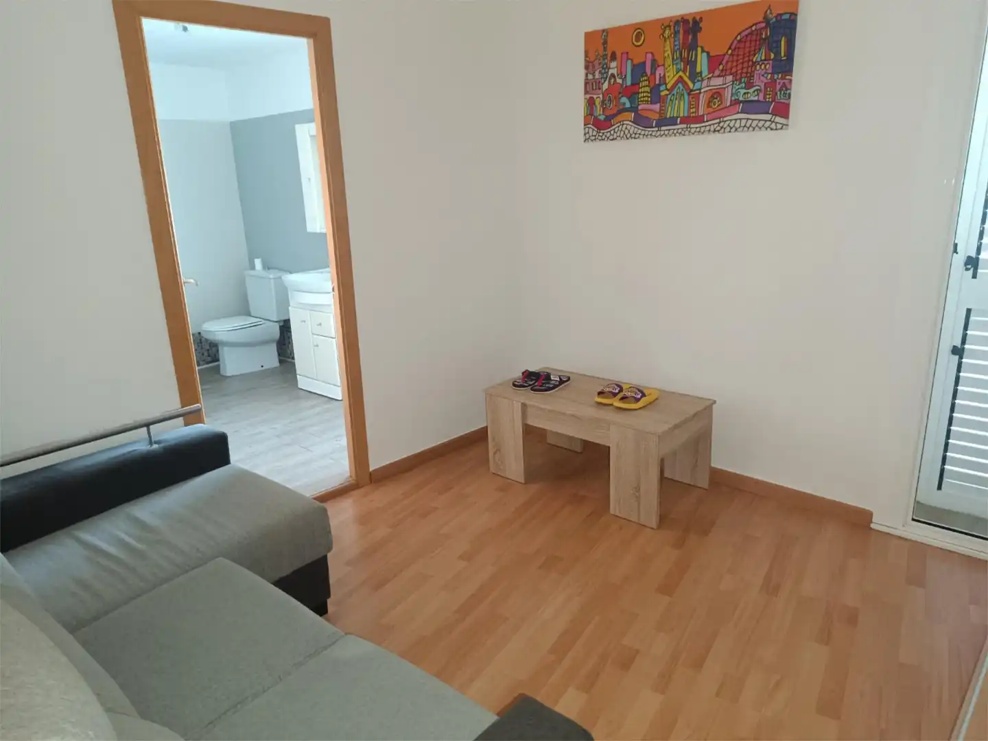 Sala d'estar de Casa adosada en venda en Montagut i Oix amb Terrassa i Balcó