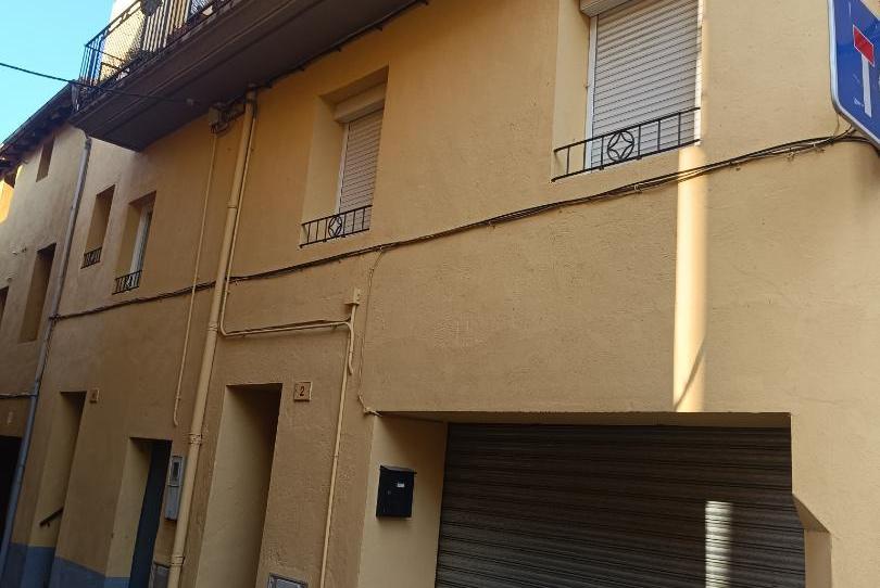 Foto 1 de Casa adosada en venda a Carrer de Sant Pere, 5, Montagut i Oix, Girona