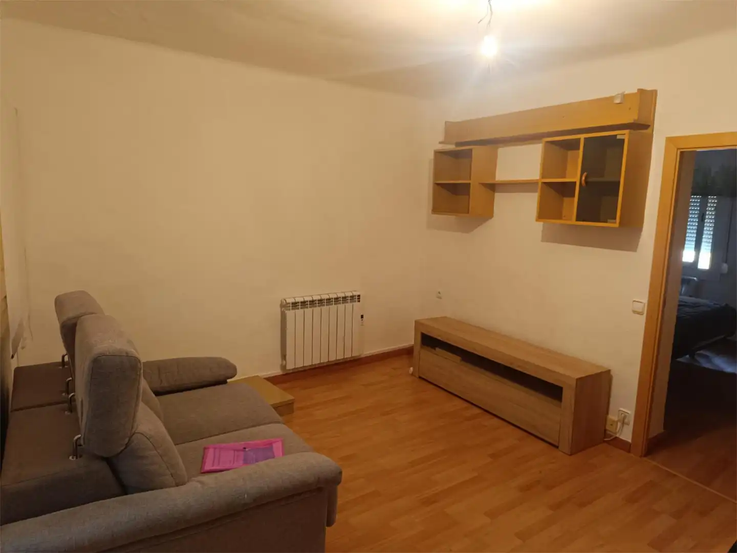 Sala d'estar de Casa adosada en venda en Montagut i Oix amb Terrassa i Balcó
