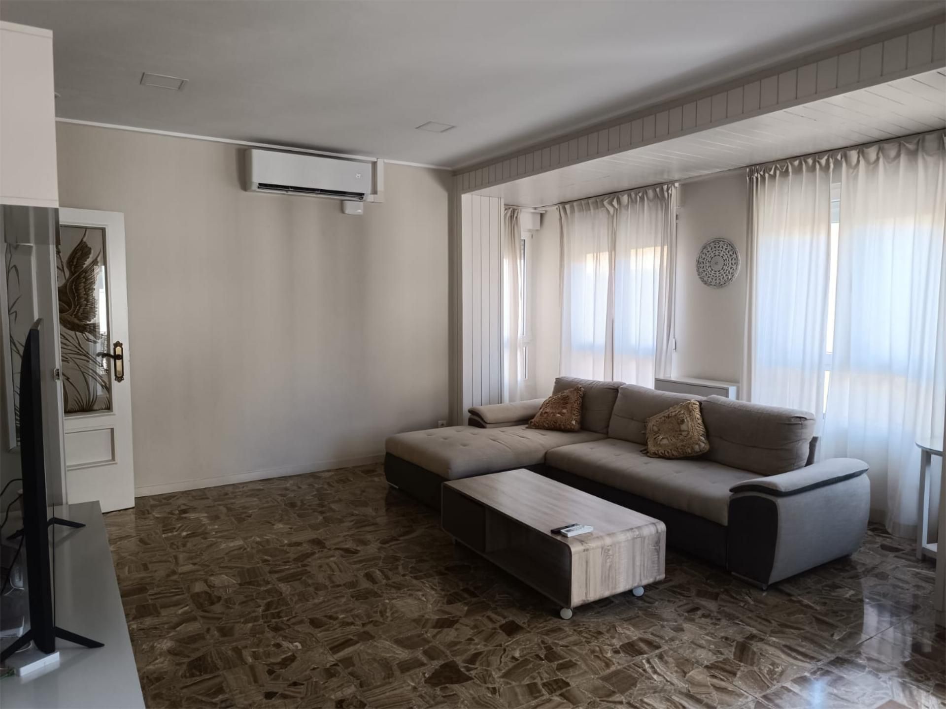 Living room of Flat to rent in Petrer  with Air Conditioner and Balcony