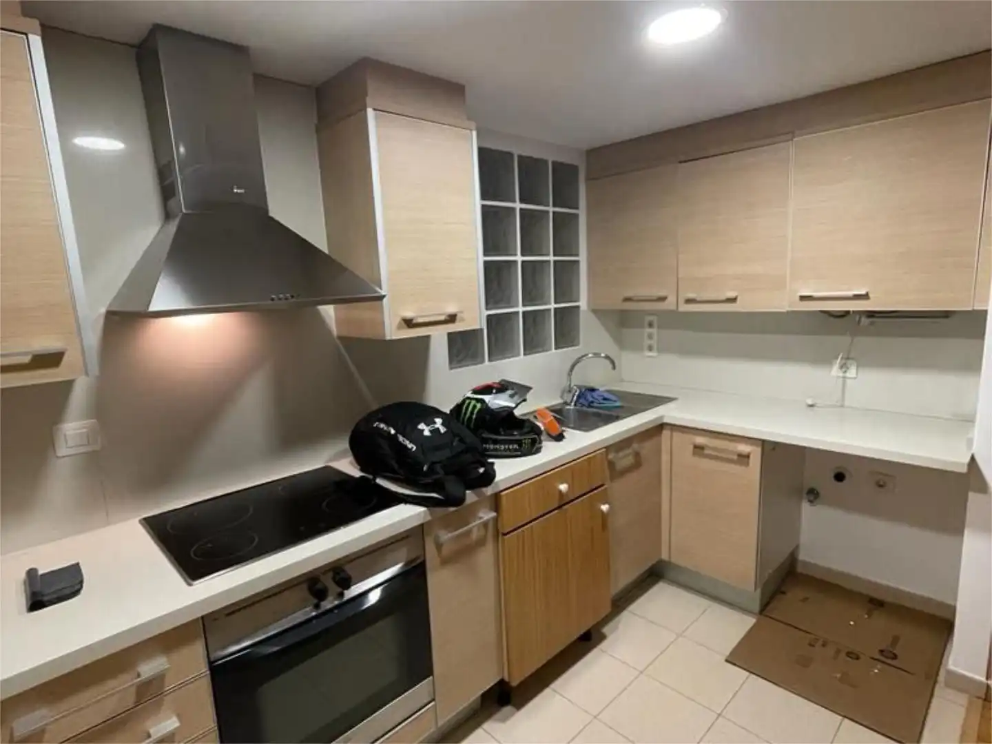 Flat for sale in Avinguda de Les Magnolies, 4, Núcleo Urbano Kitchen of Flat for sale in La Pobla de Vallbona with Terrace and Swimming Pool