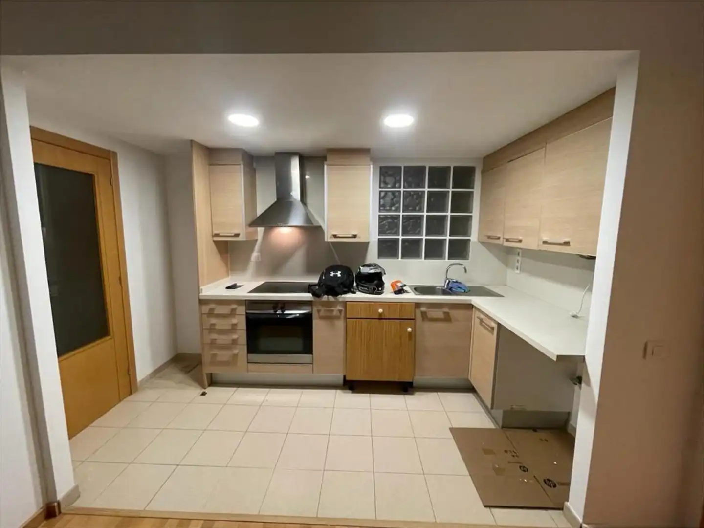 Flat for sale in Avinguda de Les Magnolies, 4, Núcleo Urbano Kitchen of Flat for sale in La Pobla de Vallbona with Terrace and Swimming Pool