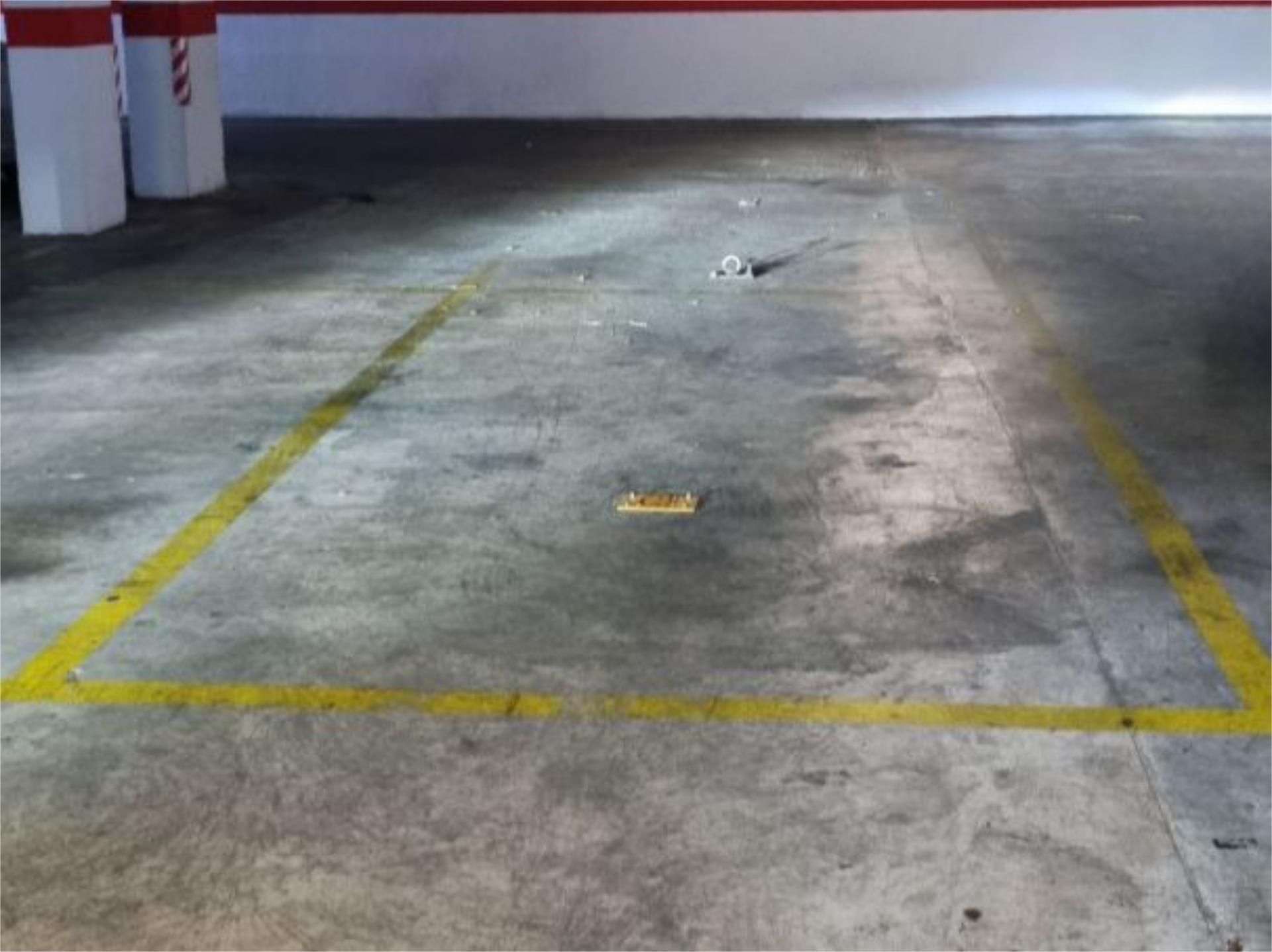 Garatge de lloguer a Avenida de Velázquez, 31, Girón - Las Delicias