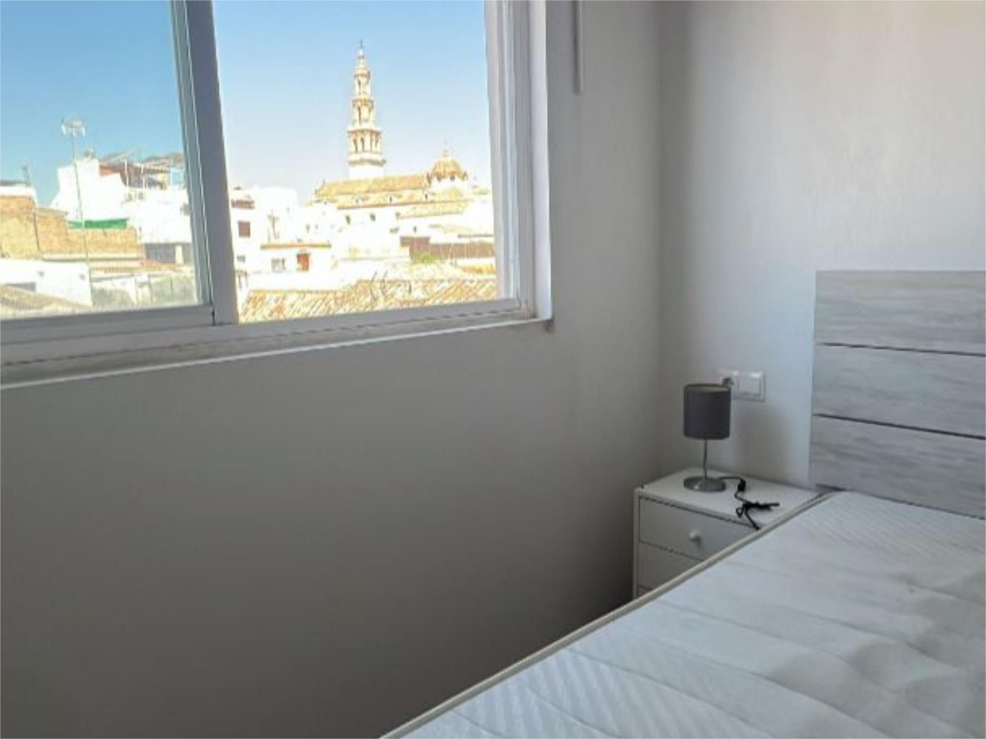 Dormitori de Apartament de lloguer en Écija amb Parquet, Traster i Moblat