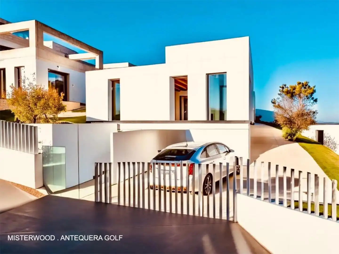 Casa o xalet en venda a Avenida Alcalde José María González, 9, Fuentemora Vista exterior de Casa o xalet en venda en Antequera amb Aire condicionat, Calefacció i Jardí privat