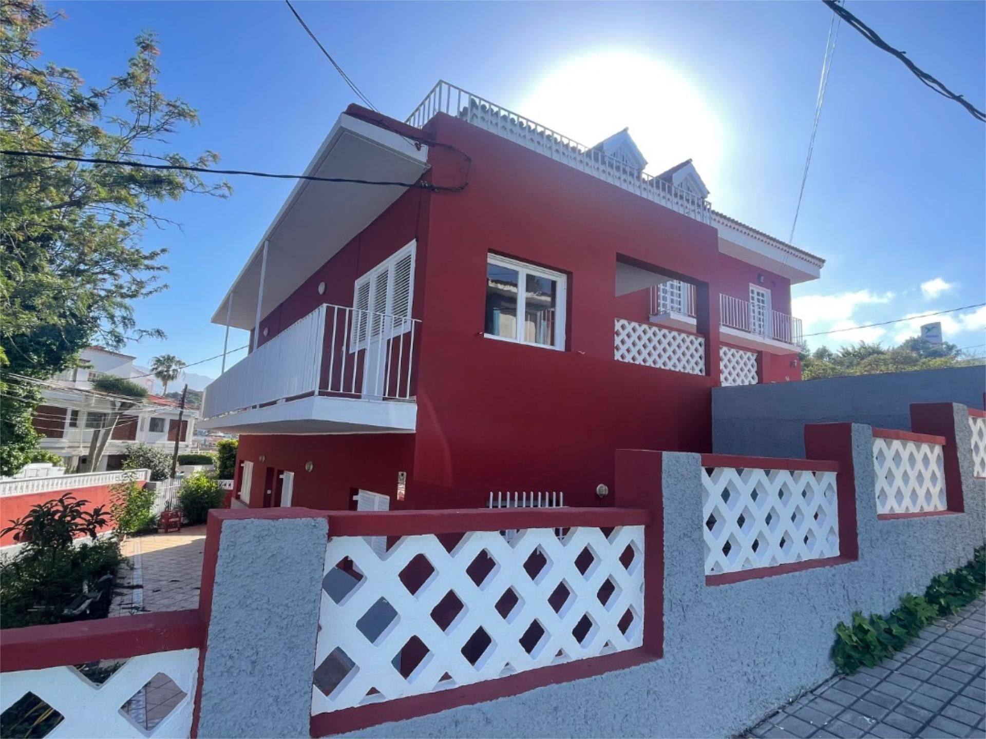 Exterior view of House or chalet for sale in Santa Brígida  with Terrace and Balcony