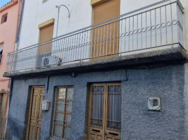 Casa adosada en Venta en Calle Mercado, 9 en Bedmar y Garcíez