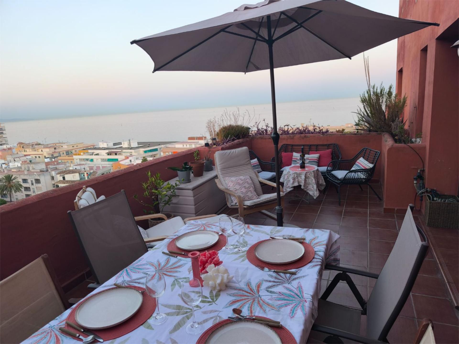 Terrassa de Àtic de lloguer en Estepona amb Aire condicionat, Calefacció i Jardí privat