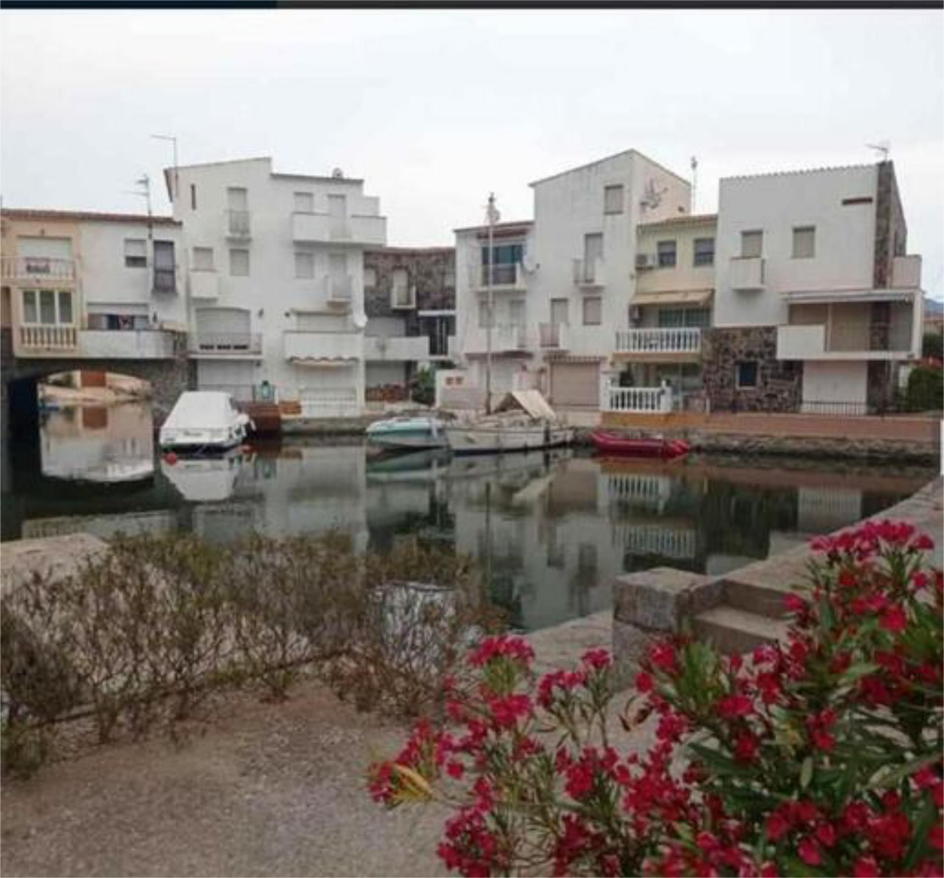 Außenansicht von Garage miete in Empuriabrava