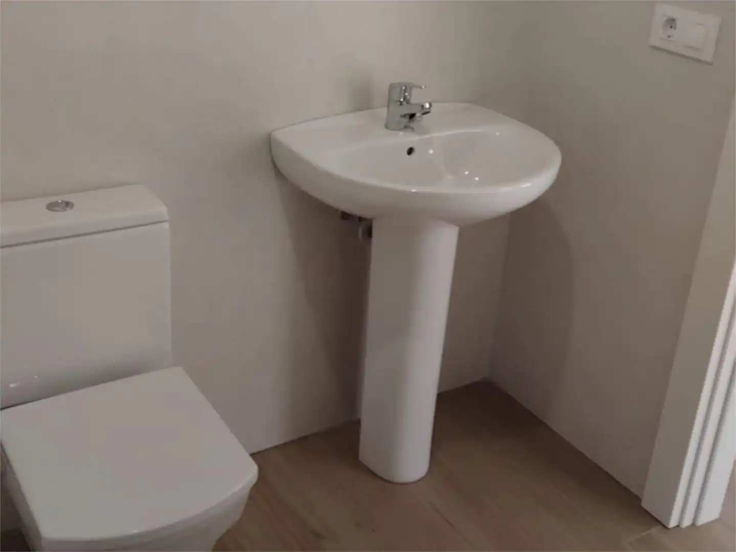 Piso en venta en Calle Castro, 4, Pitillas Baño de Piso en venta en Pitillas con Calefacción, Trastero y Balcón