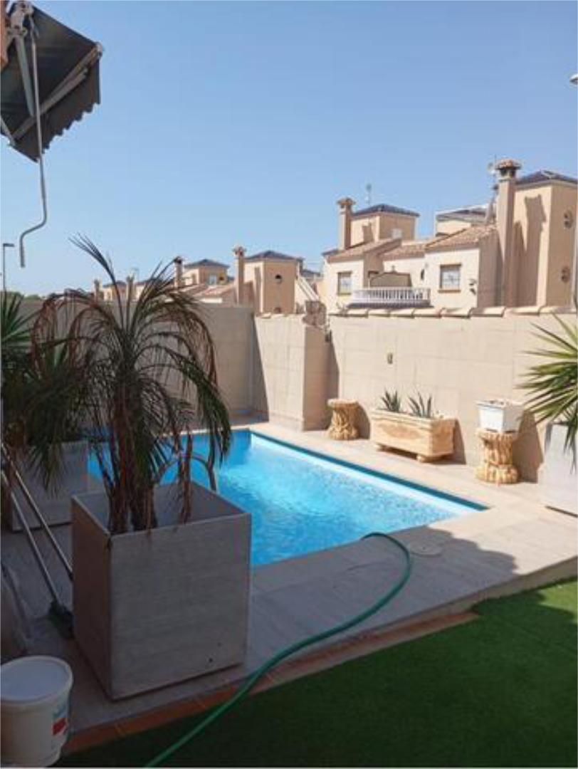 Swimming pool of House or chalet to rent in Orihuela