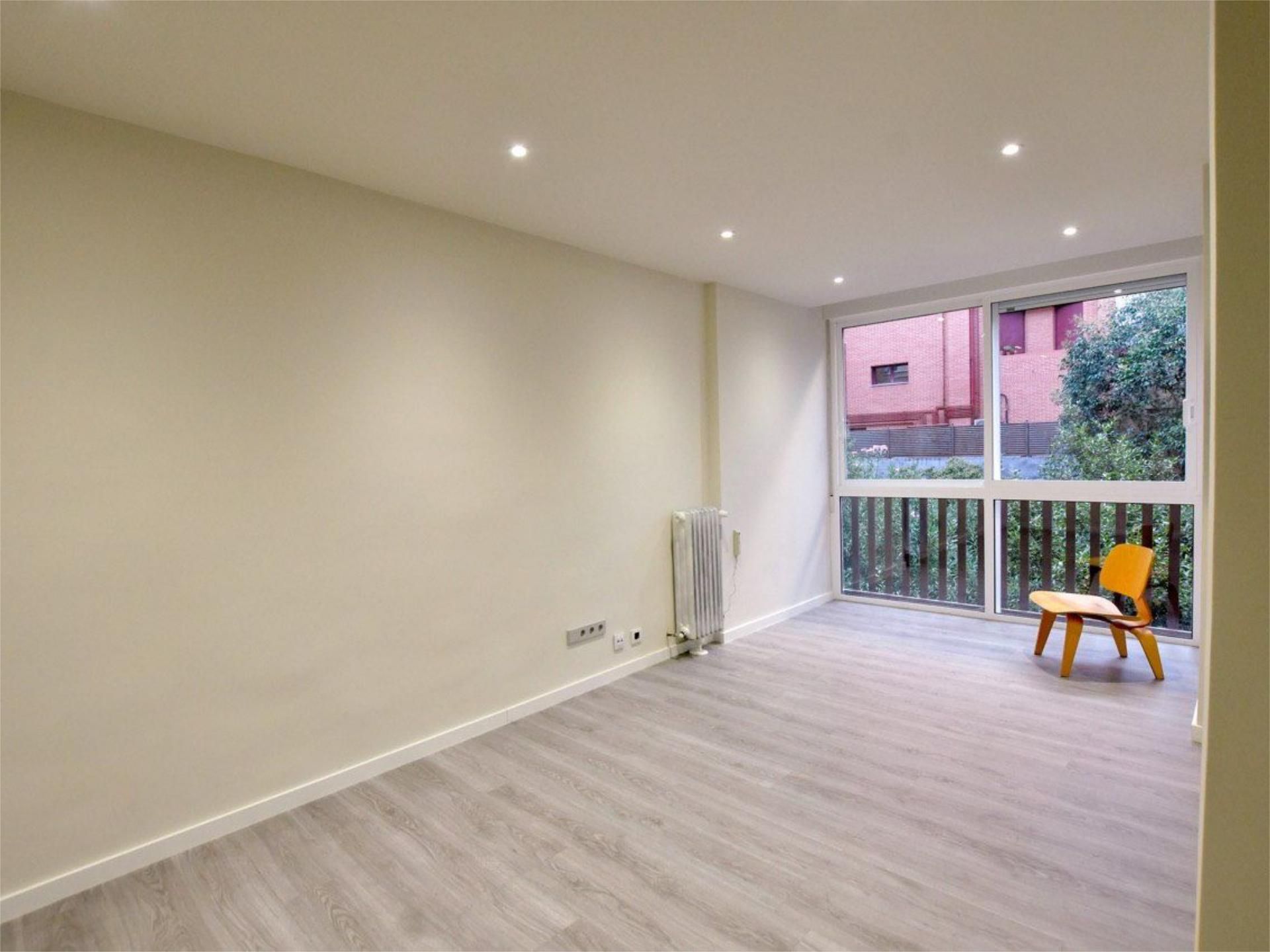 Flat for sale in  Madrid Capital  with Air Conditioner and Balcony