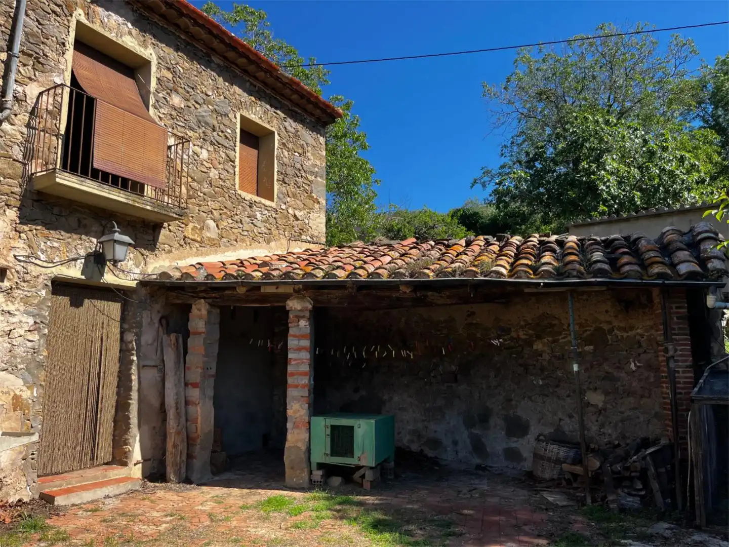 Finca rústica en venta en Barri Cos-nucli, 10, Montagut i Oix Vista exterior de Finca rústica en venta en Montagut i Oix con Terraza y Balcón
