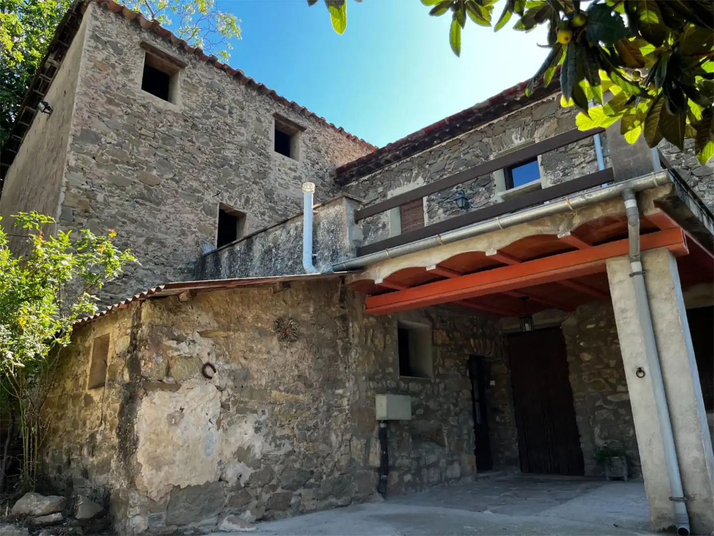 Finca rústica en venta en Barri Cos-nucli, 10, Montagut i Oix Vista exterior de Finca rústica en venta en Montagut i Oix con Terraza y Balcón