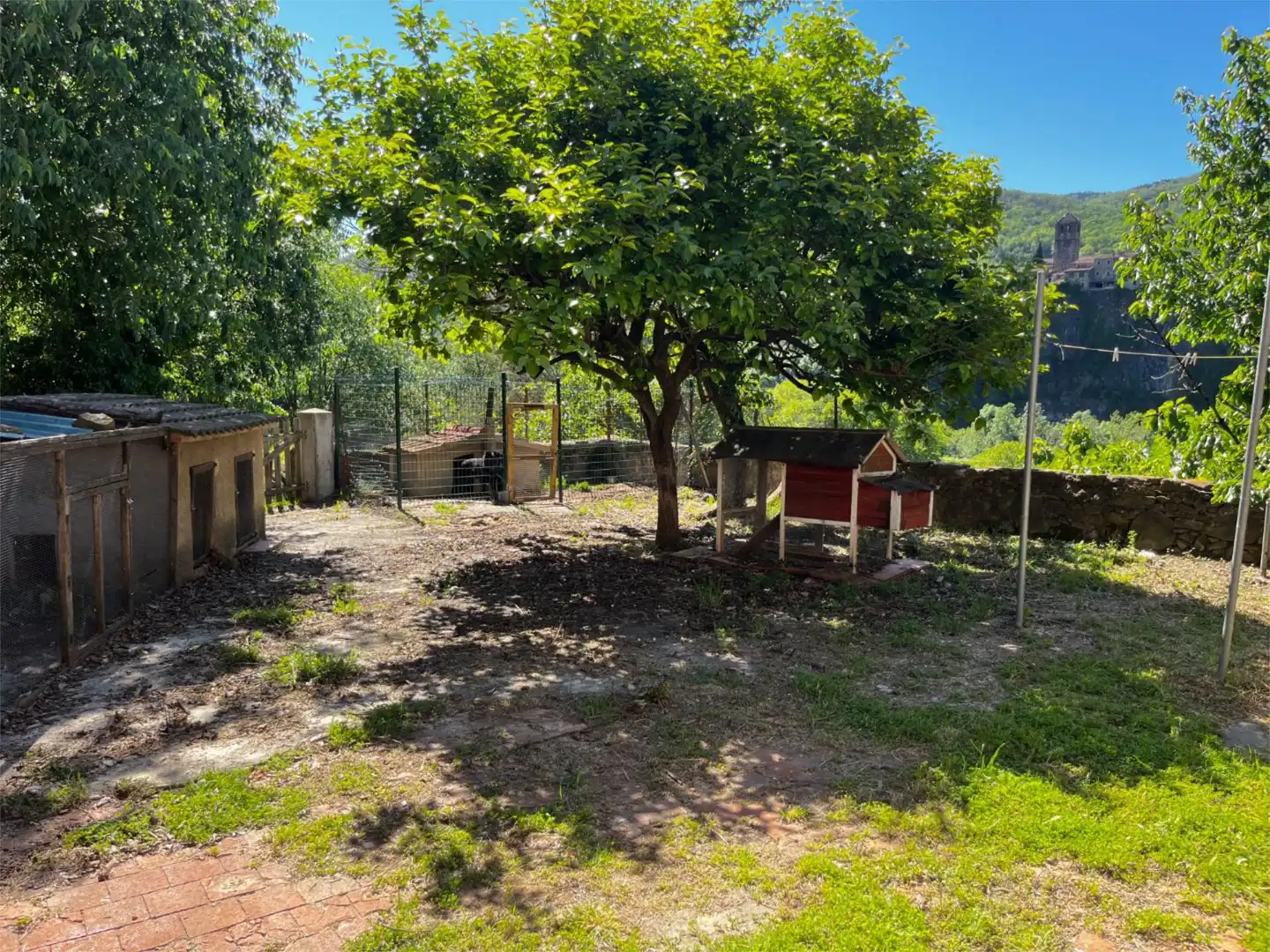 Finca rústica en venta en Barri Cos-nucli, 10, Montagut i Oix Finca rústica en venta en Montagut i Oix con Terraza y Balcón