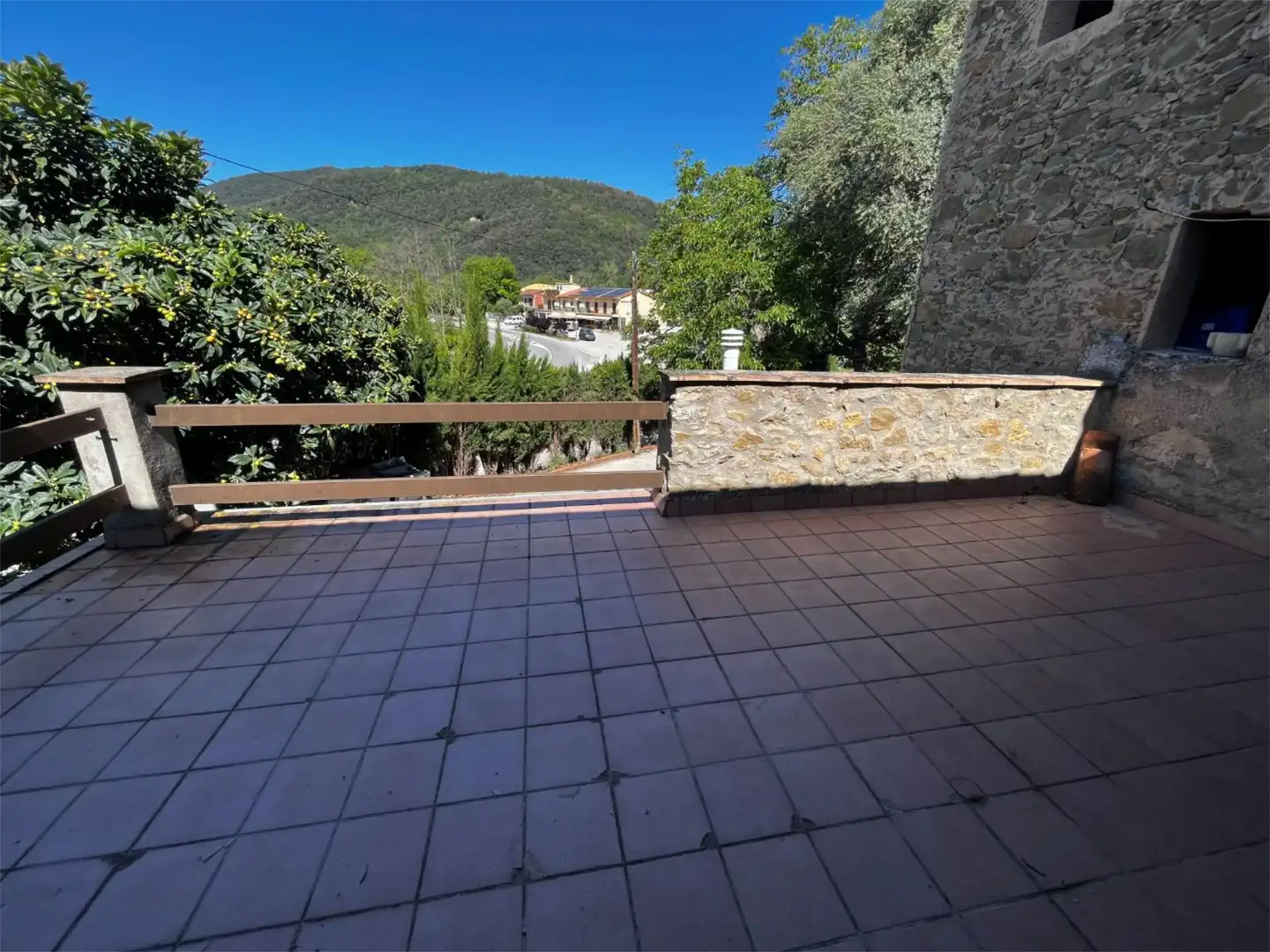 Finca rústica en venta en Barri Cos-nucli, 10, Montagut i Oix Terraza de Finca rústica en venta en Montagut i Oix con Terraza y Balcón