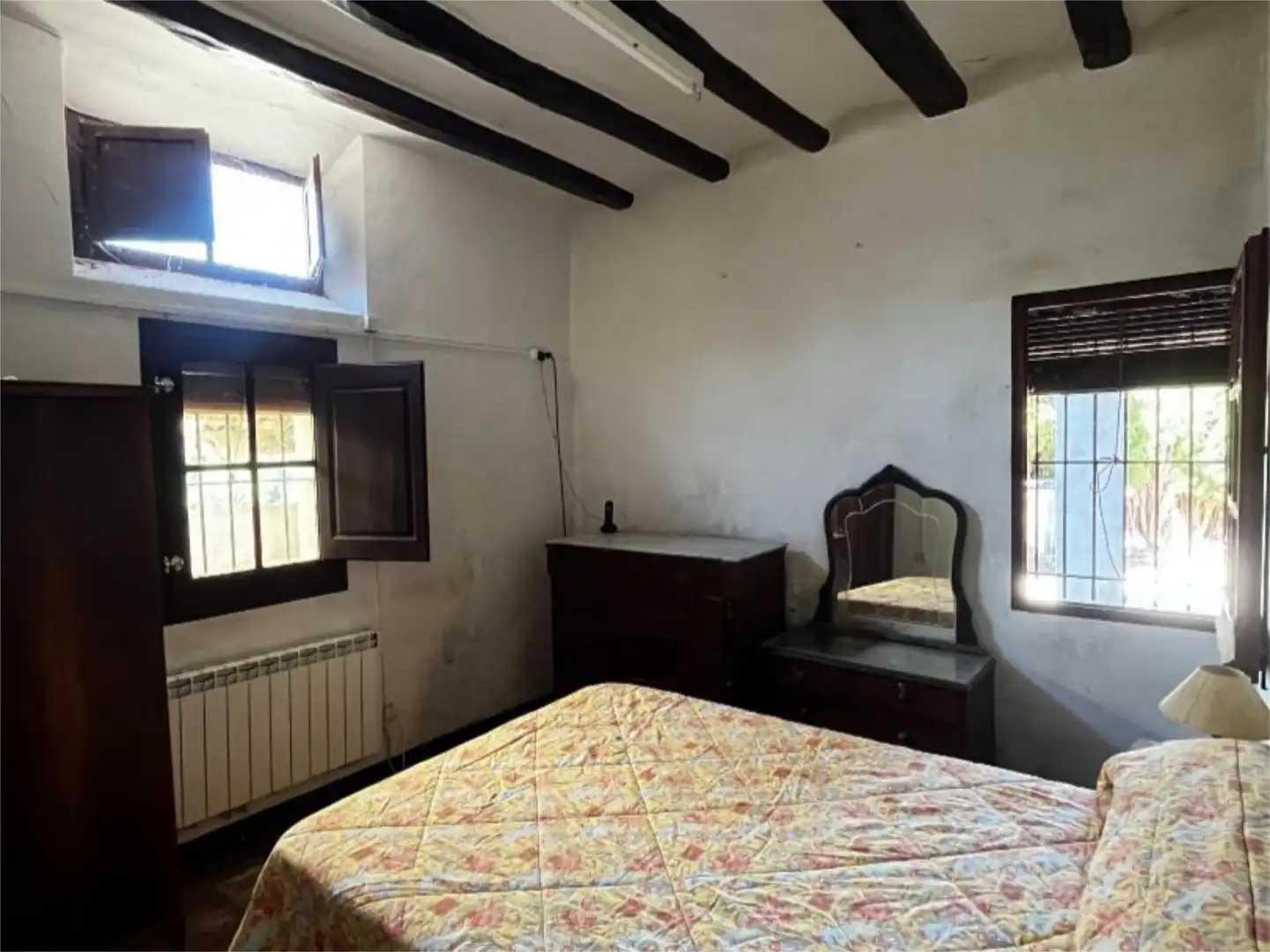 Finca rústica en venta en Barri Cos-nucli, 10, Montagut i Oix Habitación de Finca rústica en venta en Montagut i Oix con Terraza y Balcón