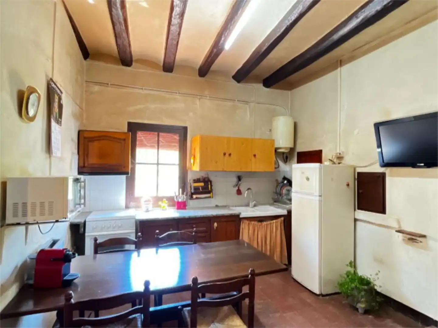 Finca rústica en venta en Barri Cos-nucli, 10, Montagut i Oix Cocina de Finca rústica en venta en Montagut i Oix con Terraza y Balcón