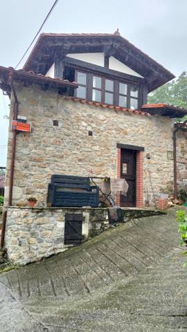 Casa adosada en Venta en Barrio H.igares, 69 en Peñamellera Alta