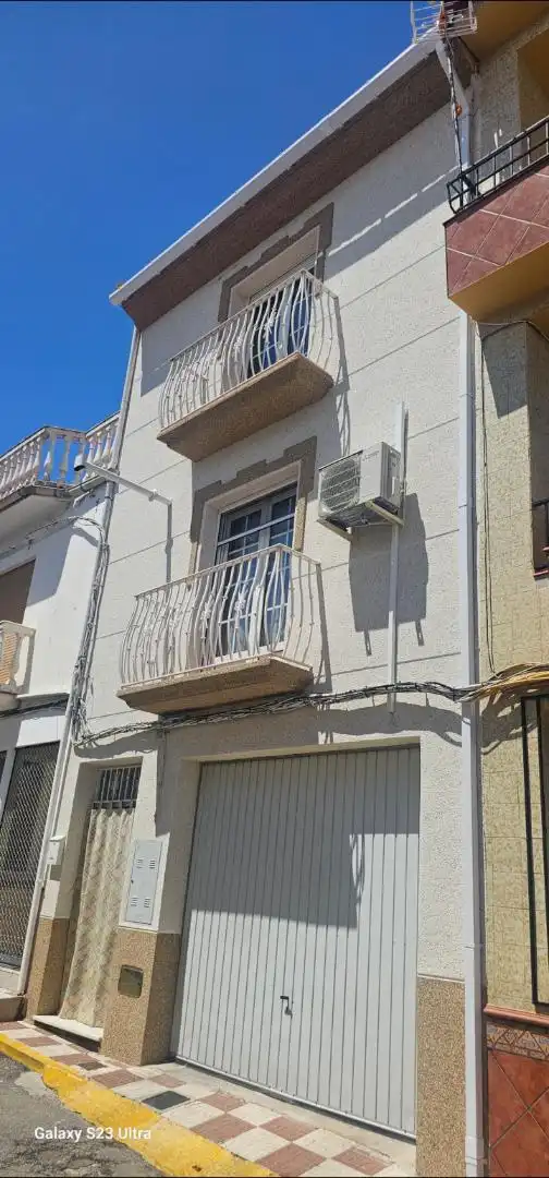 Piso en venta en Calle Luis de Ávila, 14, Zafarraya Terraza de Piso en venta en Zafarraya con Aire acondicionado, Calefacción y Parquet