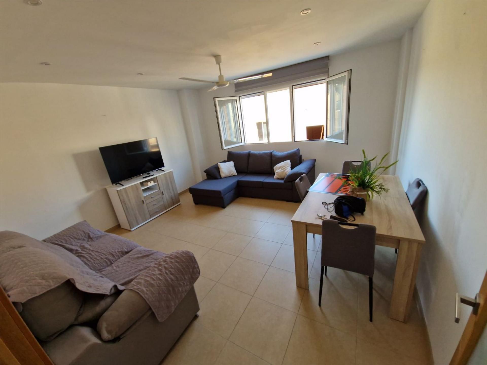 Sala d'estar de Pis en venda en Ayora amb Calefacció, Jardí privat i Terrassa