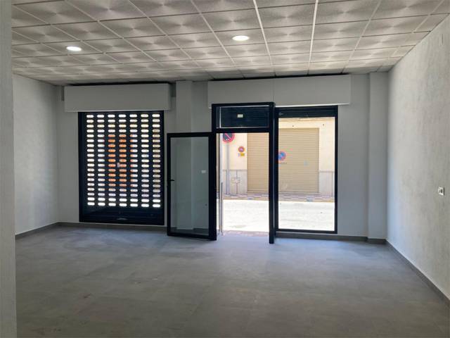 Local comercial en Alquiler en Calle Cristo de la Salud, 2 en Albolote
