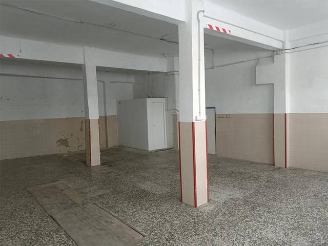 Local comercial en Alquiler en Calle Reyes Católicos, 30 en El Anglo