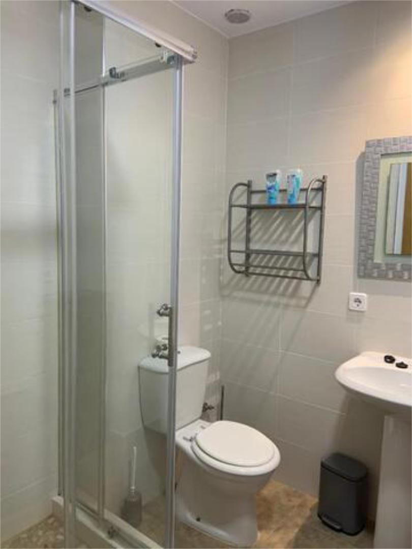 Bathroom of Flat to rent in Moraleja  with Heating and Furnished