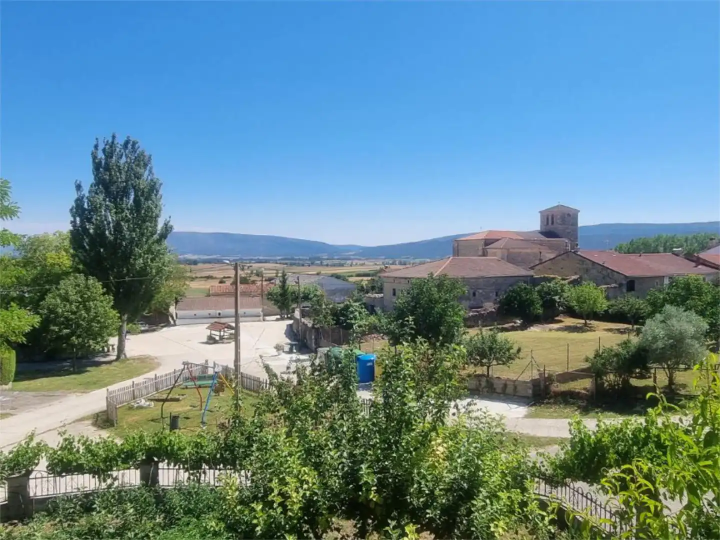Wohnung zum Verkauf in Poblado Villanueva la Blanca, 22, Villarcayo de Merindad de Castilla la Vieja Außenansicht von Wohnung zum Verkauf in Villarcayo de Merindad de Castilla la Vieja mit Heizung, Privatgarten und Parkett
