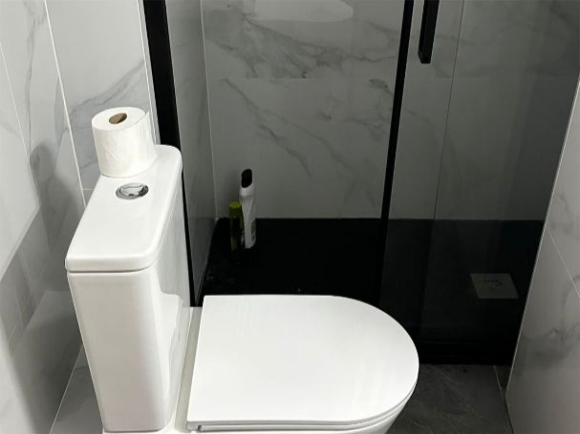 Bathroom of Flat to rent in  Murcia Capital  with Air Conditioner, Terrace and Balcony