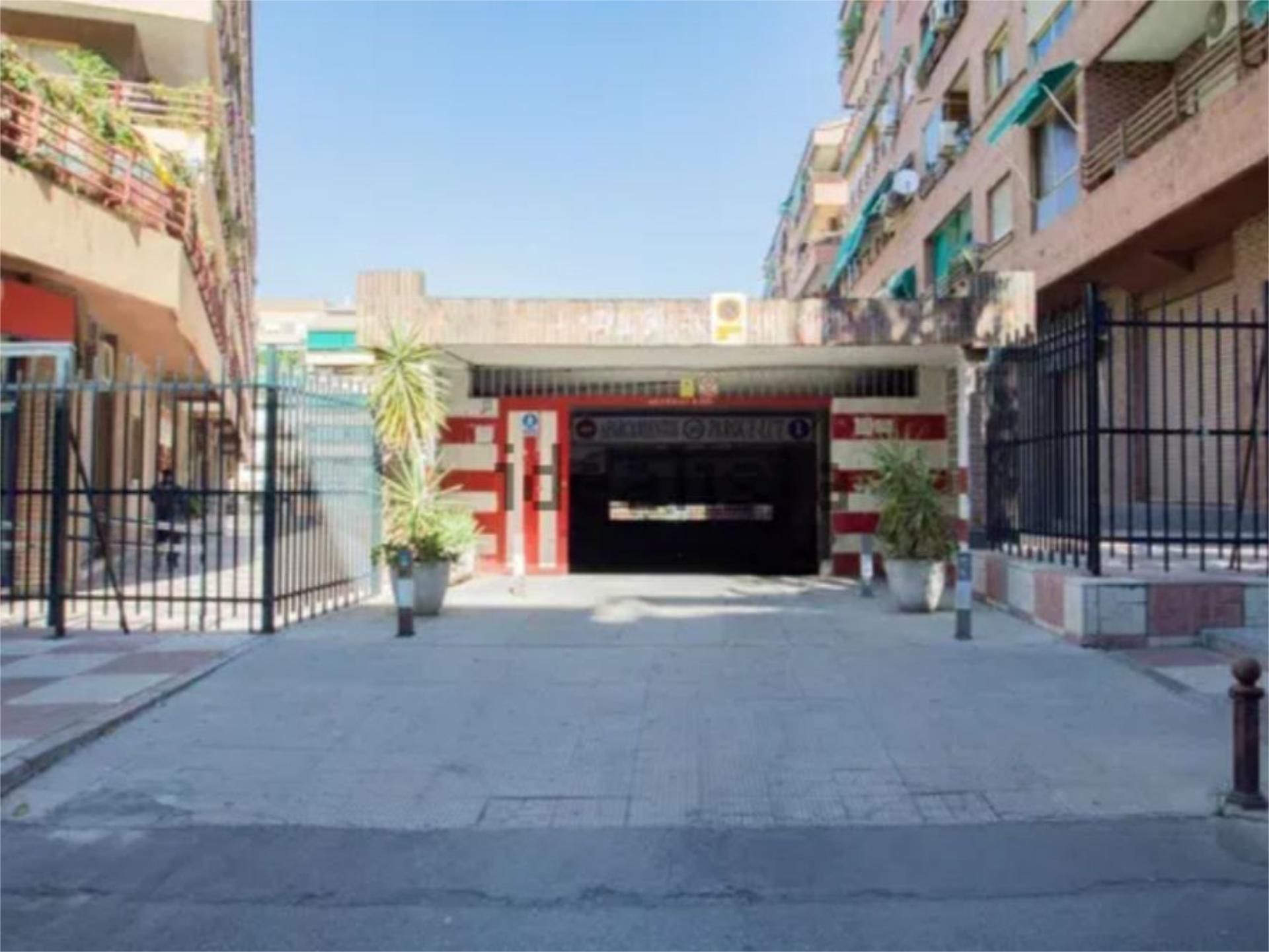 Parking of Garage to rent in  Granada Capital