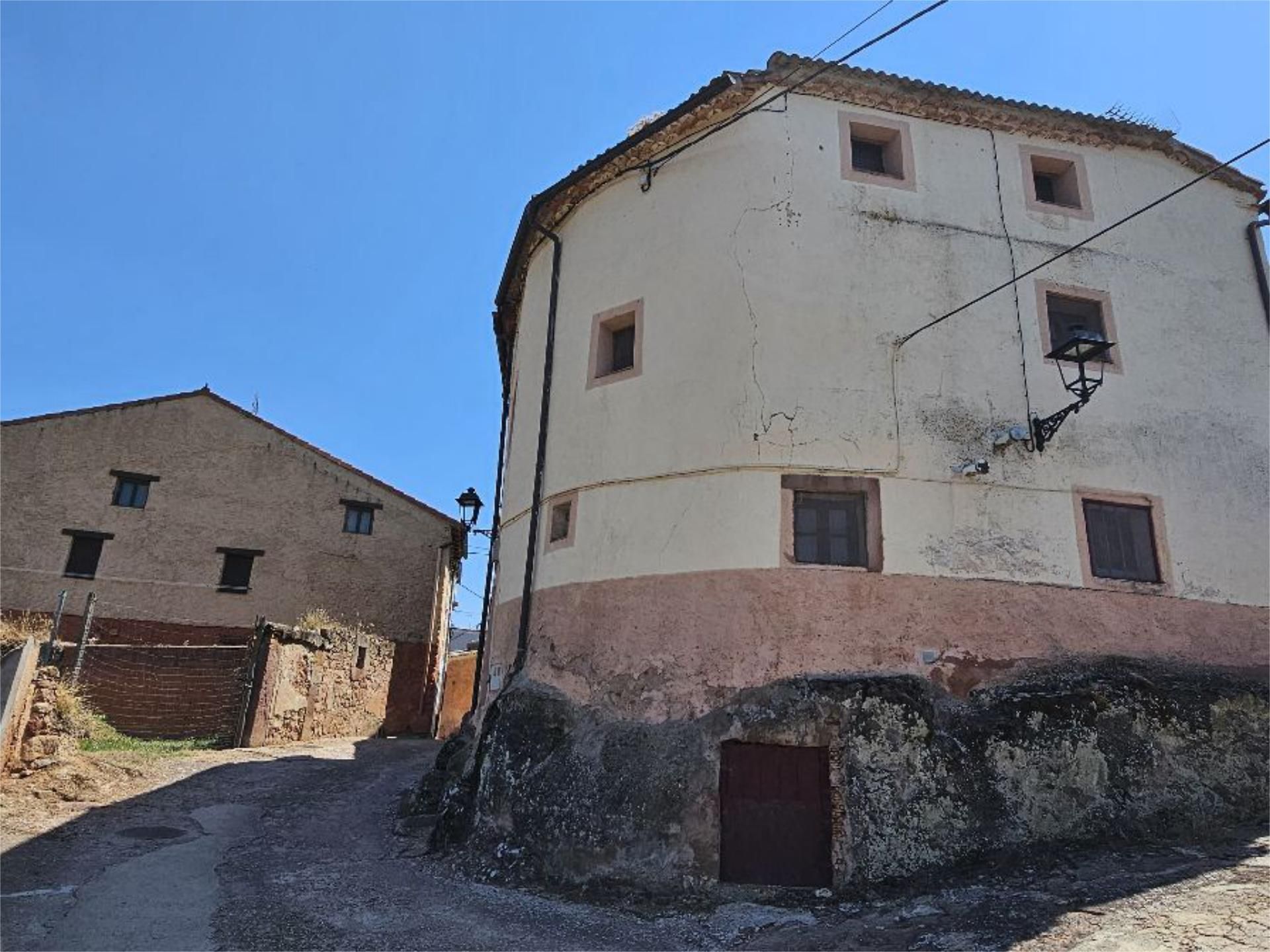 Außenansicht von Wohnung zum verkauf in Montejo de Tiermes mit Abstellraum