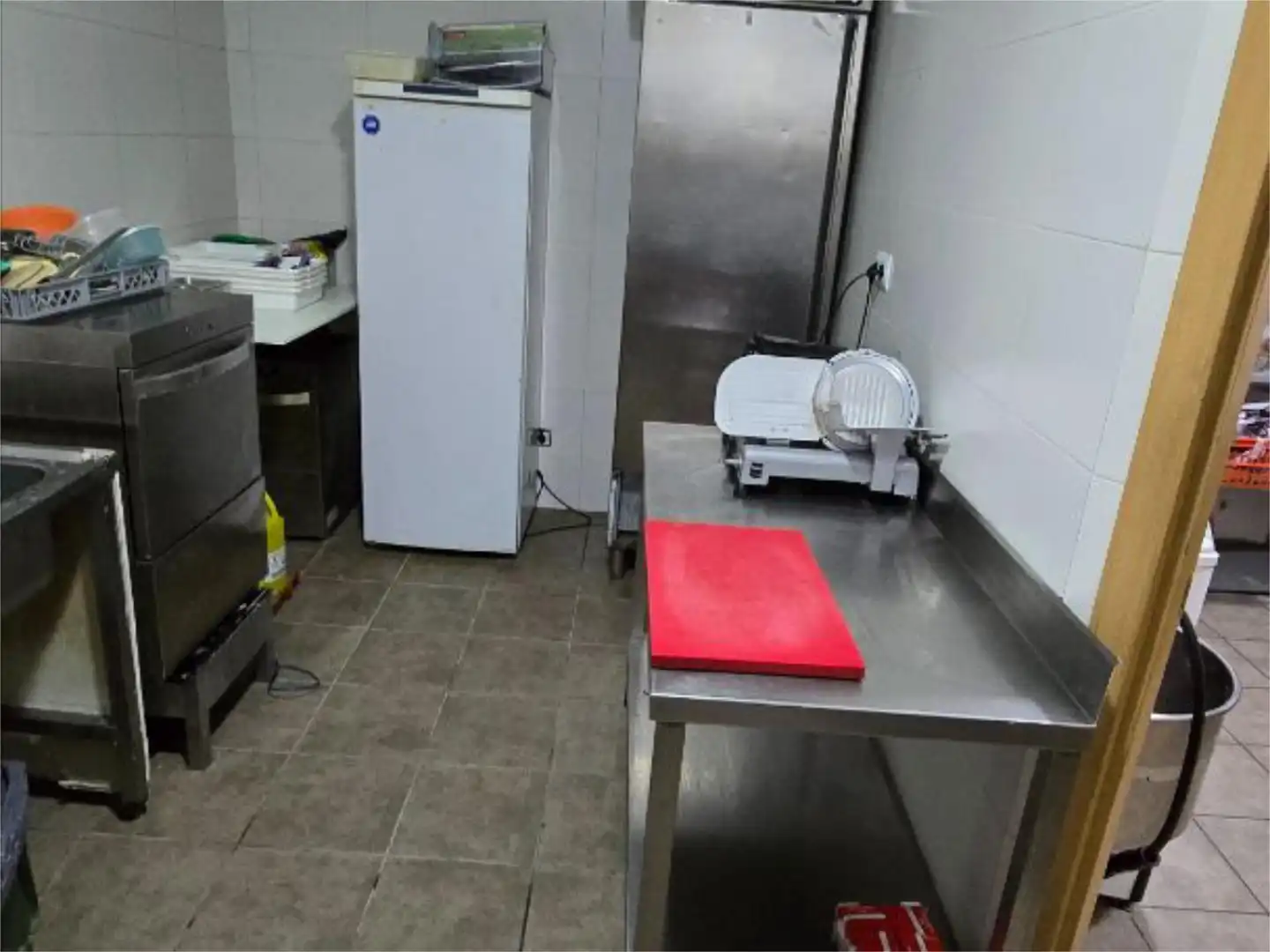 Cuina de Local en traspas en Pinto amb Aire condicionat, Calefacció i Moblat